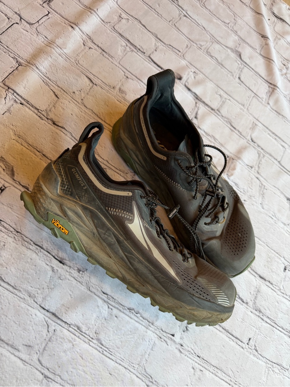Altra Olympus 5 Men's Trail Running Shoes